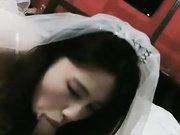 【今日推荐】白皙性感妹子爱吃鸡，跟男友在牢笼主题摩铁啪啪，还玩起了SM道具